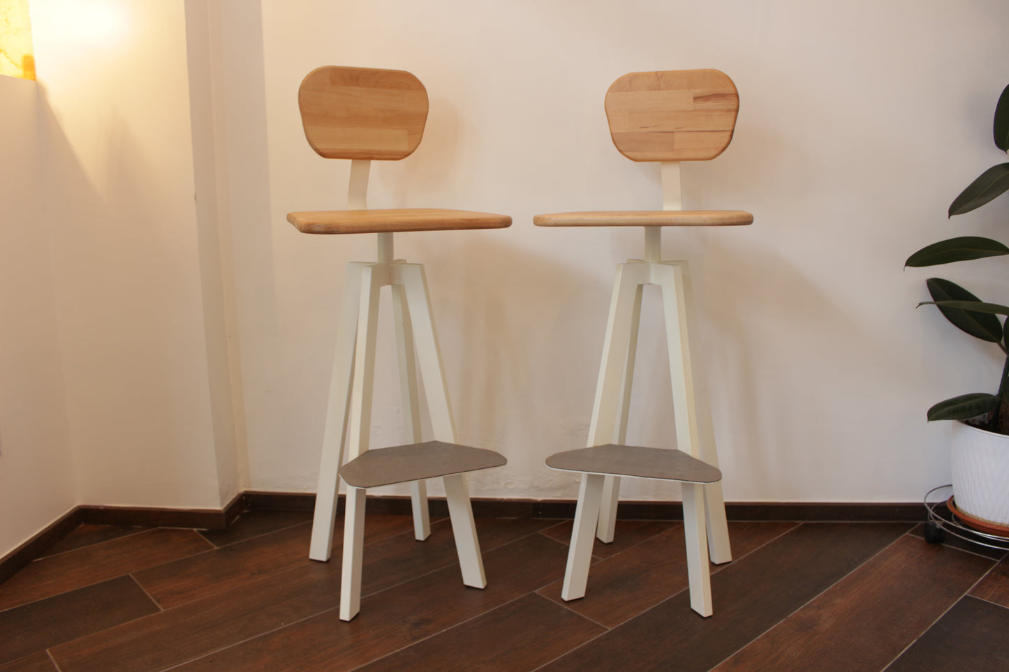"PAOLA" stools