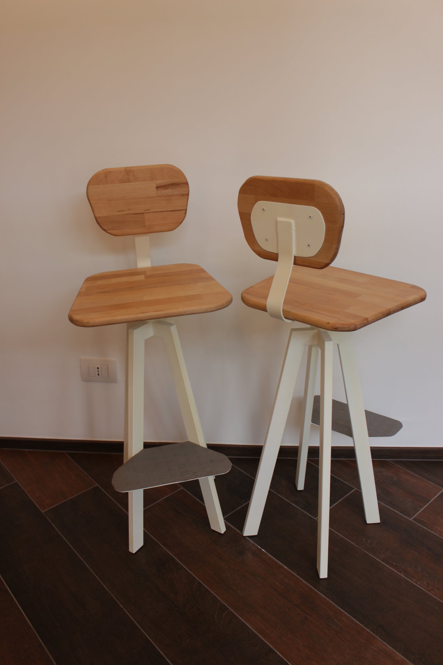 "PAOLA" stools