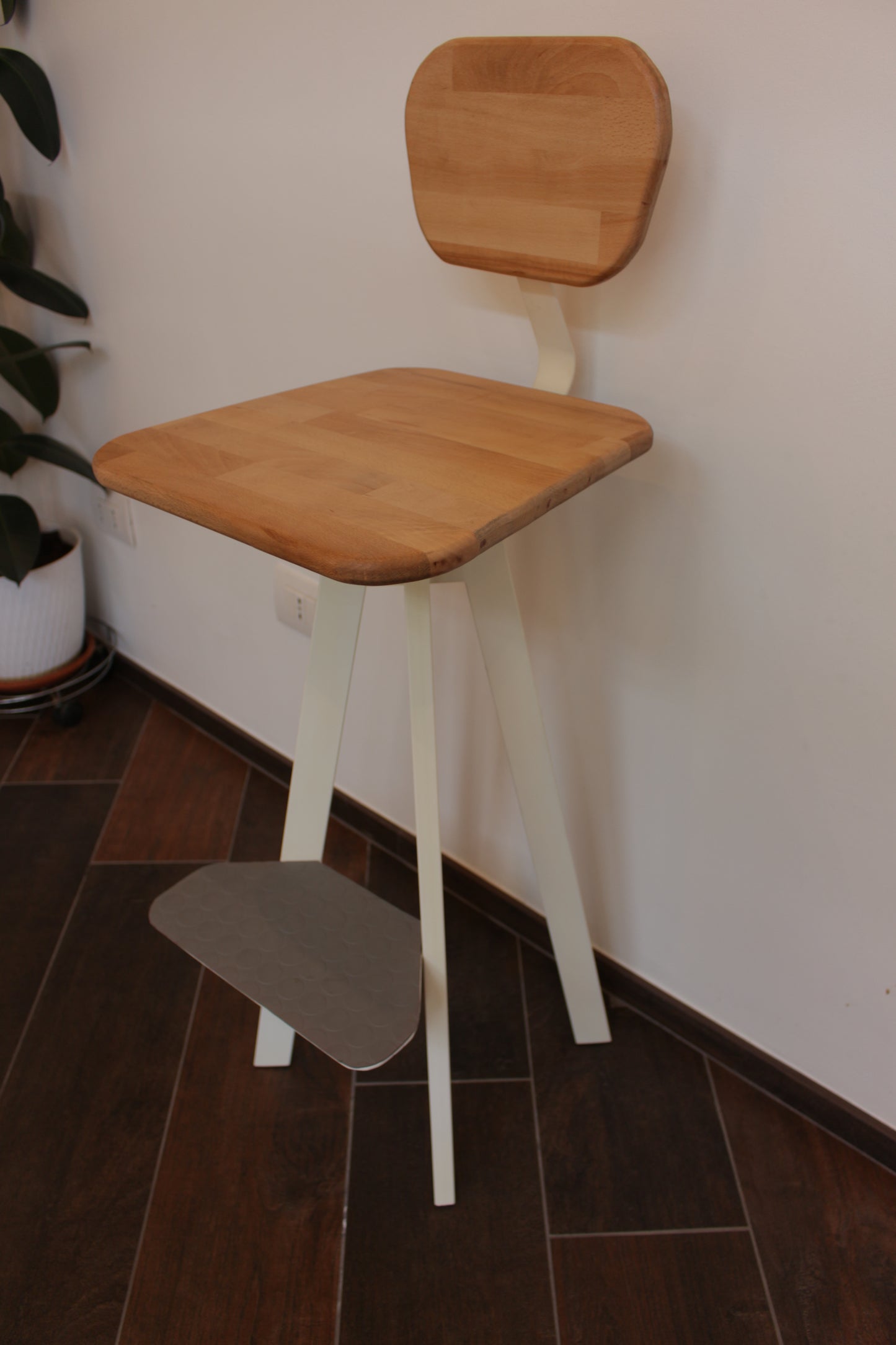 "PAOLA" stools