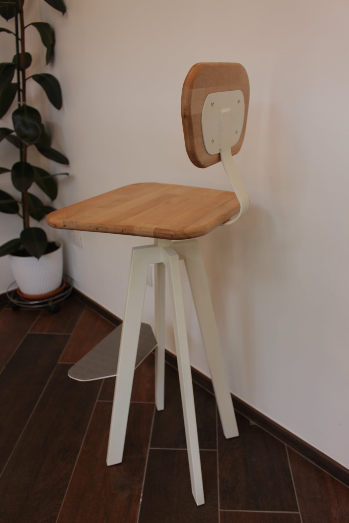"PAOLA" stools