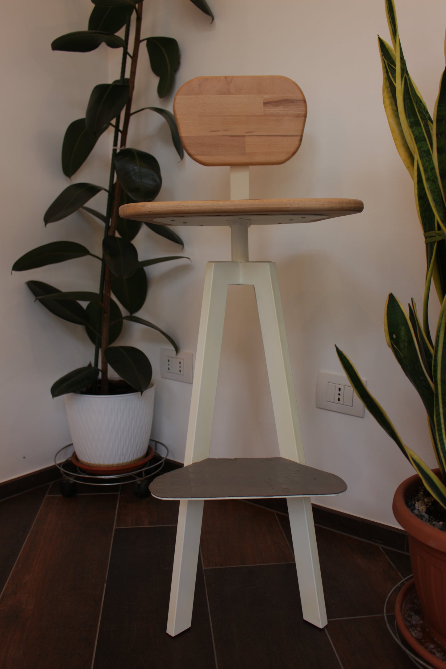 "PAOLA" stools